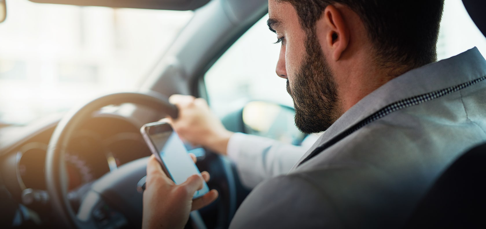 Tips-to-Prevent-Distracted-Driving_Blog-Feature